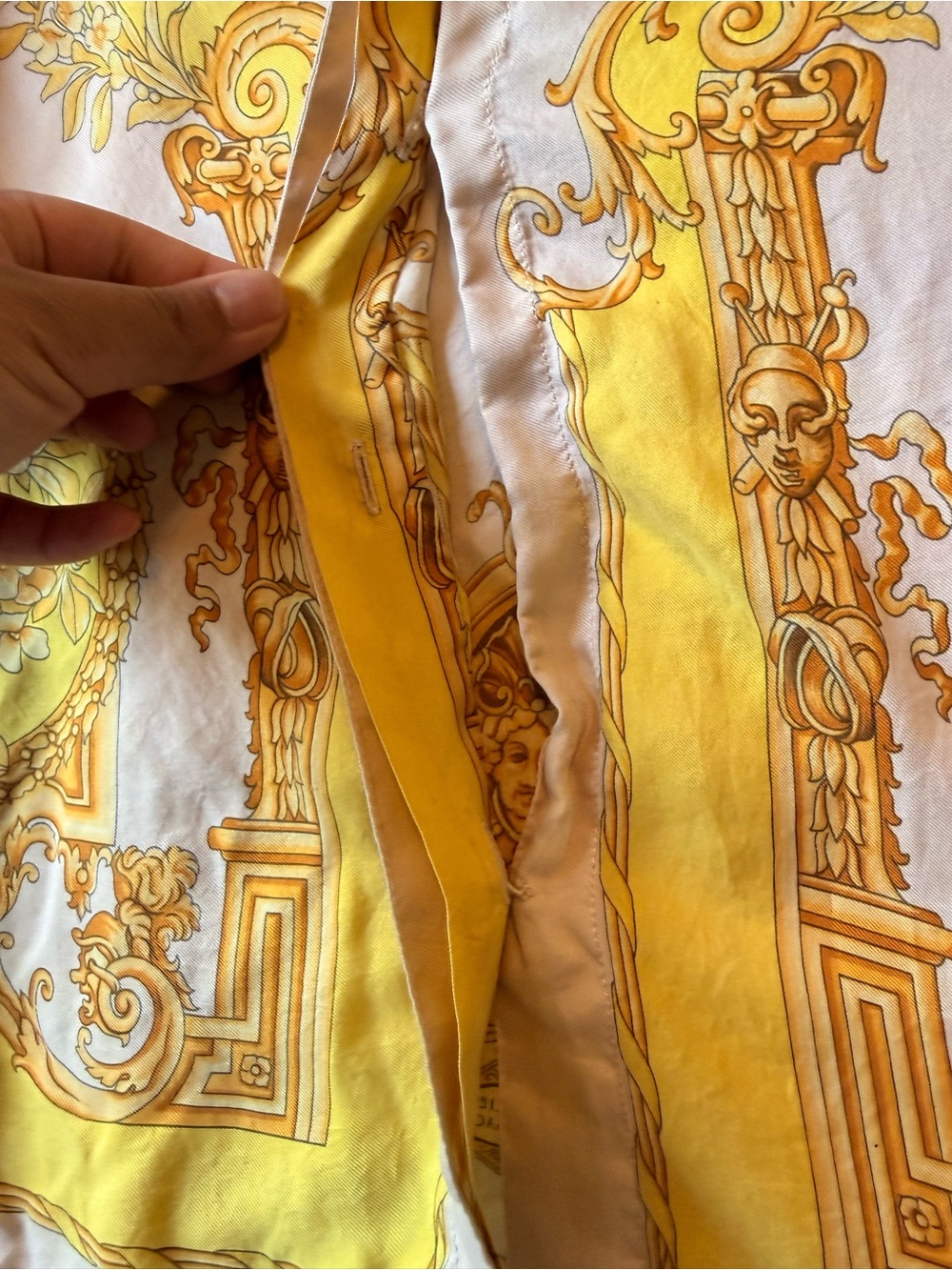 Vintage Gianni Versace Couture Baroque “Vase and Chalice” Print Silk Blouse - Picture 3 of 10
